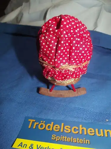 Puppenstuben Wiege mit Püppchen Puppe