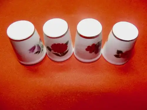 4 Porzellan Fingerhüte Fingerhut Blumen