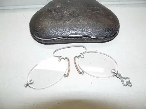 Brille Zwicker Nasenkneifer Nasenzwicker im Etui