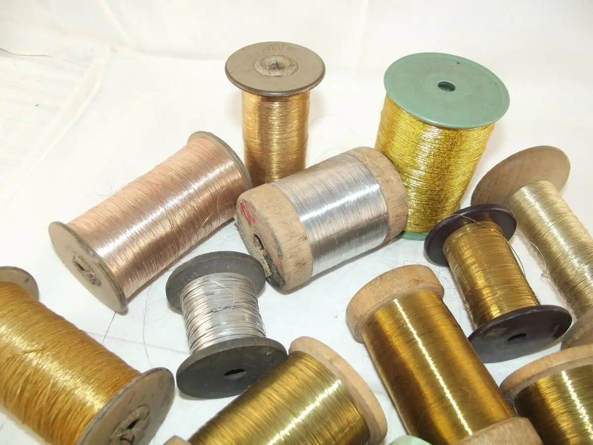 Lot von 17 Rollen antiken Gold und Silber Garn Gespinst usw.. über 4 Kilo 2