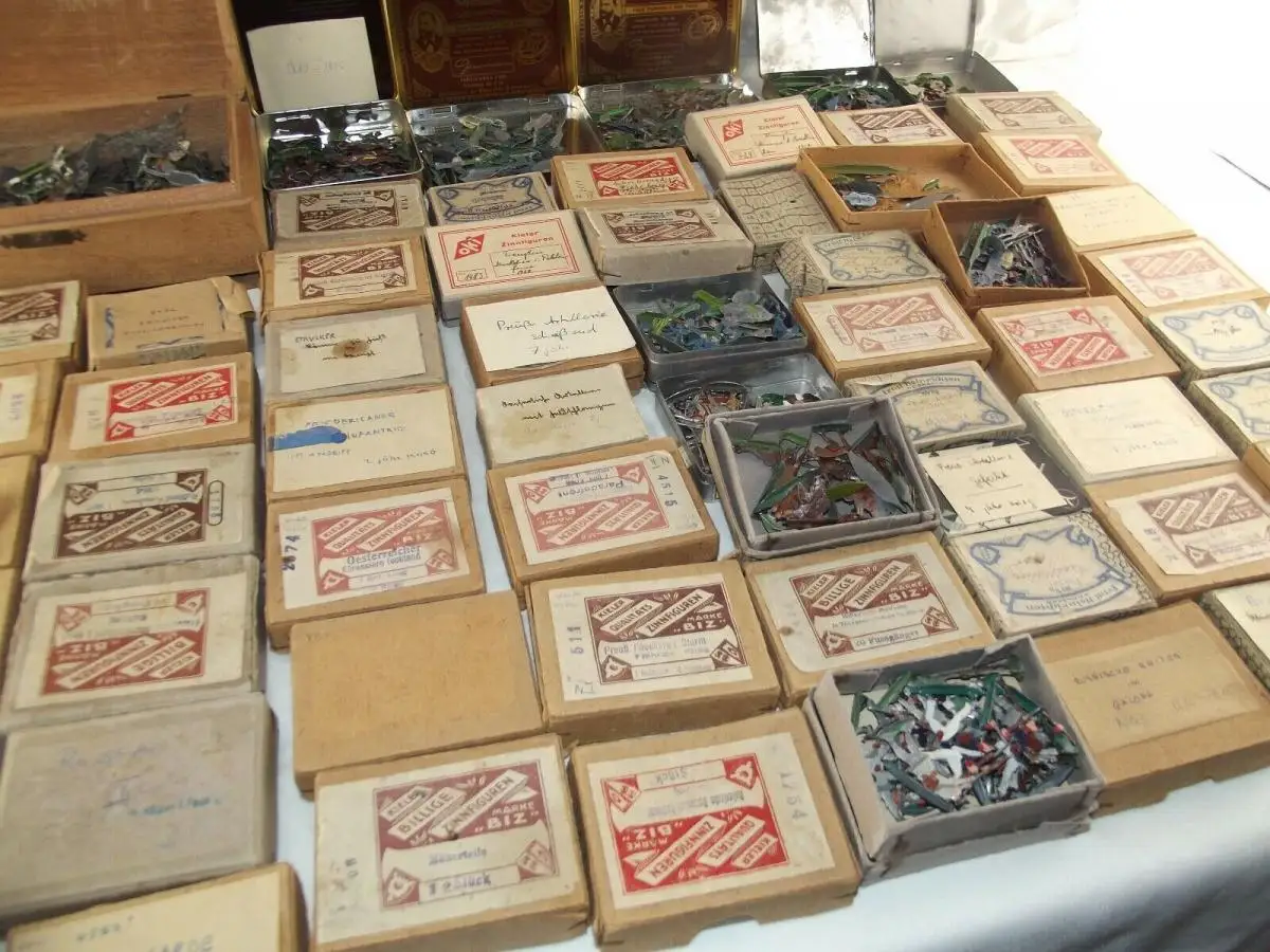 Sammlung Kieler Zinnfiguren teils Original Verpackung 11
