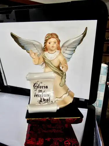 Weihnachten Goebel ; Engel mit Gloria im excelsis Deo Banner 16,5 cm