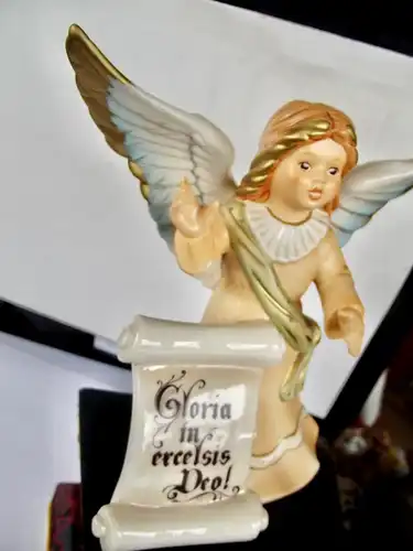 Weihnachten Goebel ; Engel mit Gloria im excelsis Deo Banner 16,5 cm