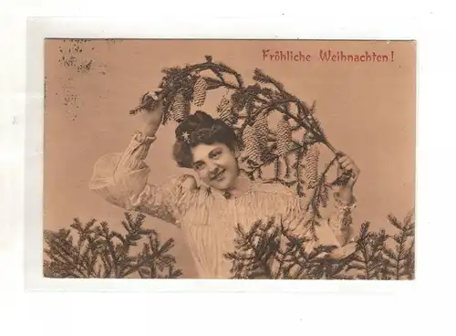 AK Weihnachten ; Fröhliche Weihnachten Frau untern Tannenzweig 1907