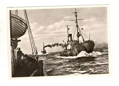 AK WK2 Hilfsminensuchboote laufen auf Position Kriegsmarine 2.Weltkrieg