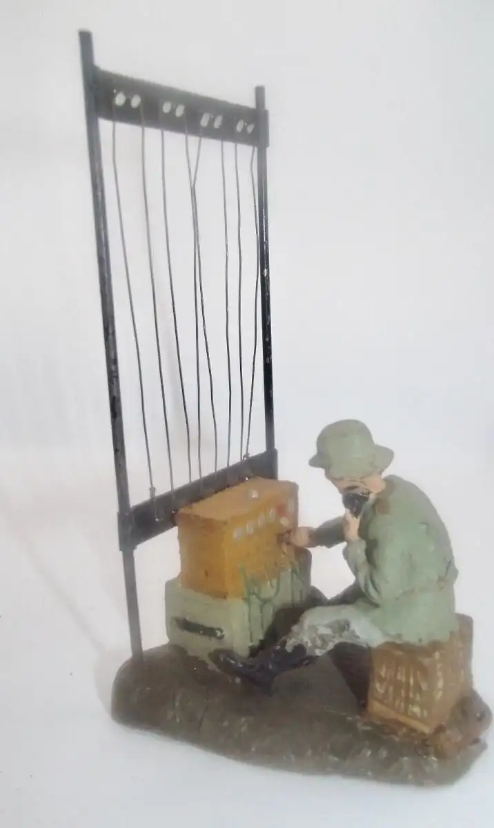 Lineol Germany Soldat beim Funken Nachrichten Funkgerät Militär WK2 Spielzeug