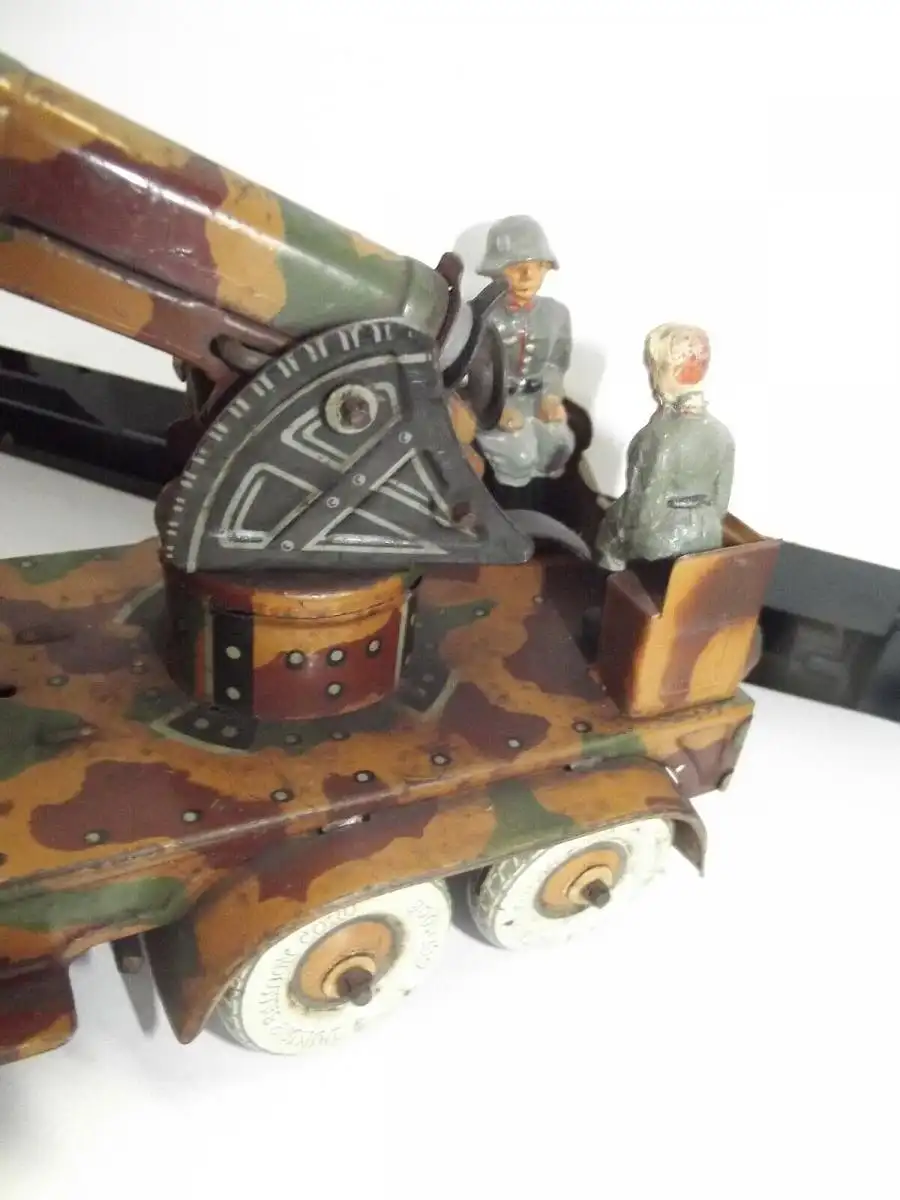 TIPPCO Tippco Blechspielzeug - Heer Fliegerabwehrauto Flack mit 5 Mann Besatzung