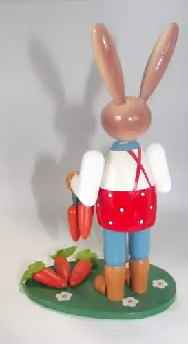 Erzgebirge Volkskunst Osterhase als Gärtner mit Möhren 15 cm