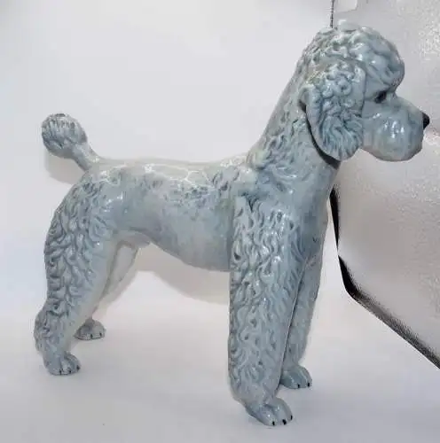 Goebel Hunde ; Großer Pudel 17 cm x 18 cm