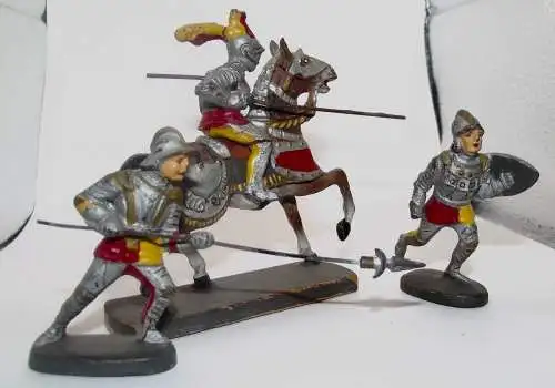 Elastolin Ritter zu Pferd - Ritter mit Lanze und 1 Ritter mit Schild