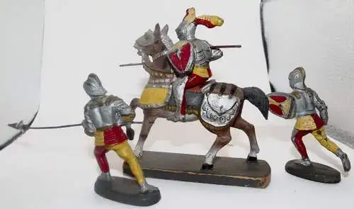 Elastolin Ritter zu Pferd - Ritter mit Lanze und 1 Ritter mit Schild