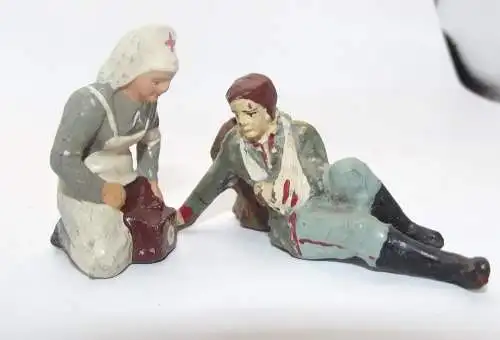 Elastolin Lazarett Krankenschwester versorgt verletzen Soldat 2 Figuren WK2