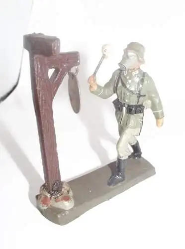Lineol 7,5 cm Seltener Soldat mit Gasmaske Gas Alarm
