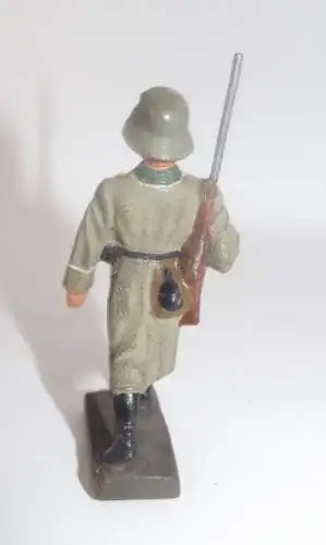 Lineol Soldat 7 cm Serie marschiert im Mantel
