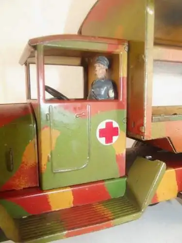 Lineol seltener Krankenwagen Sanitäts Lkw von 1935 Uhrwerk geht 29 x 10 x 16 cm