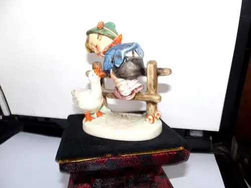 Goebel ; Hummel Figur Nr. 195 2/0 Angsthase 10 cm. 1 Wahl.