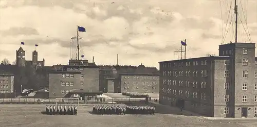 ALTE POSTKARTE MARINENACHRICHTENSCHULE MÜRWIK FLENSBURG Soldaten soldats soldiers school Muerwik postcard Ansichtskarte