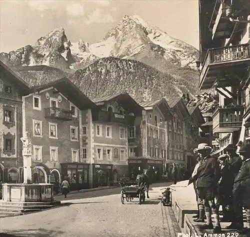 ALTE POSTKARTE BERCHTESGADEN 1938 MARKTPLATZ MIT WATZMANN PERSONEN TRACHT RAD Photo L. Ammon cpa postcard Ansichtskarte