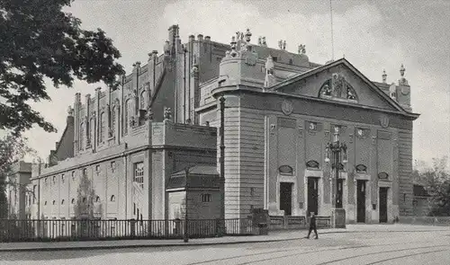 ALTE POSTKARTE GÖRLITZ STADTHALLE 1939 Person Mann Passant Goelitz Zgorzelec Zhorjelc cpa postcard AK Ansichtskarte