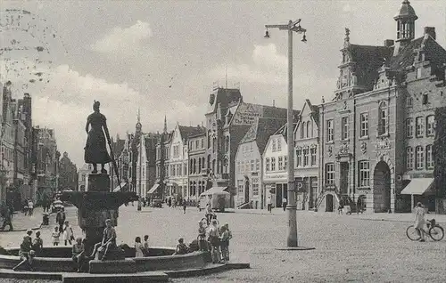 ALTE POSTKARTE HUSUM NORDSEE MARKT MIT BRUNNEN KInder Schüler enfants pupil children fontaine fountain AK Ansichtskarte