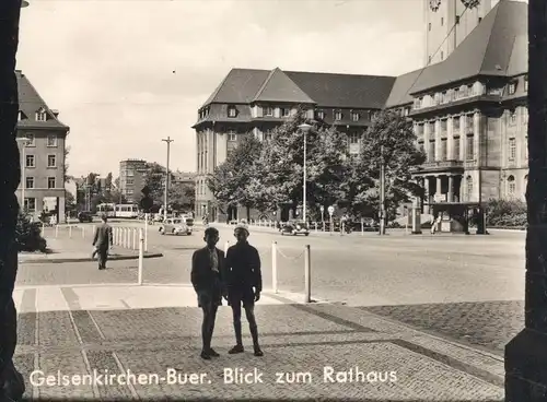 ÄLTERE POSTKARTE GELSENKIRCHEN-BUER BLICK ZUM RATHAUS Kinder Schulkinder enfants children pupil VW Tram tramway NRW