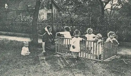 ALTE POSTKARTE SPEYER KINDERHEIM DIAKONISSENANSTALT IM STÄLLCHEN Laufstall Kinder baby enfant children bébé postcard