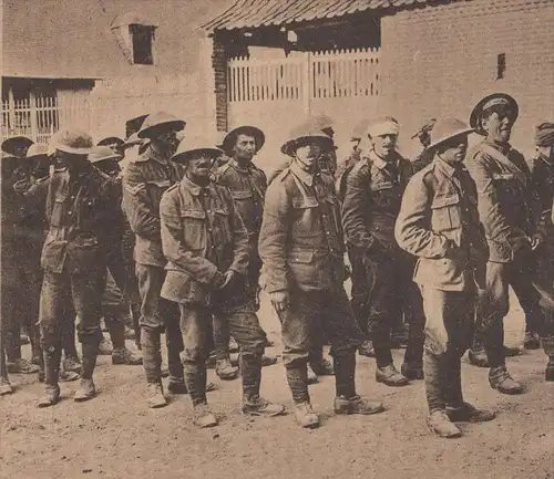 ALTE POSTKARTE GEFANGENE ENGLÄNDER british soldiers soldier Soldaten prisonnier prisoner Stempel Regiment von Hindenburg