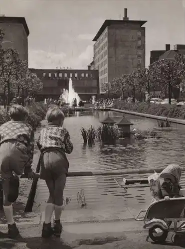 ÄLTERE POSTKARTE OBERHAUSEN FRIEDENSPLATZ MIT EUROPA-HAUS KINDER KINDERWAGEN enfants children AK postcard Ansichtskarte