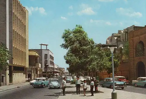 ÄLTERE POSTKARTE REVOLUTION (THOWRAH) STREET BASRAH VW KÄFER Irak Iraq postcard Ansichtskarte AK cpa