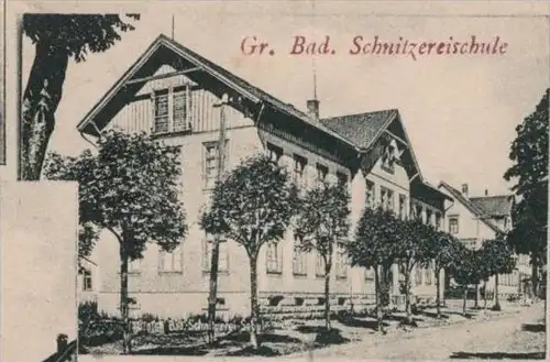 ALTE POSTKARTE GRUSS AUS FURTWANGEN GEWERBEHALLE KAISERDENKMAL SCHNITZEREISCHULE UHRMACHERSCHULE Bahnpost Donaueschingen