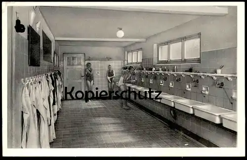 ÄLTERE POSTKARTE SCHULLANDHEIM DER STADT OSNABRÜCK AM WELLINGER BERG IN JEGGEN BISSENDORF WASCHRAUM bath bathing clothes