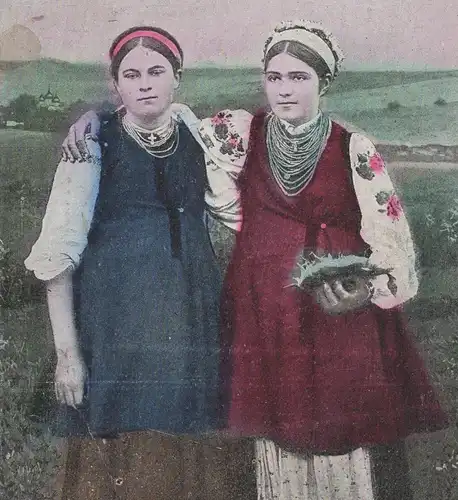 ALTE POSTKARTE KLEINRUSSISCHE TYPEN RUSSLAND TRACHT russia traditional costum folclorique girls Ansichtskarte postcard