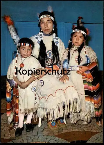 POSTKARTE INDIANER MUTTER MIT IHREN KINDERN MAUSI UND CONNY Indian Indians Indien Feather headdress coiffe postcard cpa