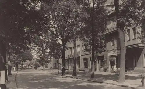 ÄLTERE POSTKARTE BERNSDORF ERNST-THÄLMANN-STRASSE KREIS HOYERSWERDA Bautzen Oberlausitz Stempel Njedzichow Schuhwaren