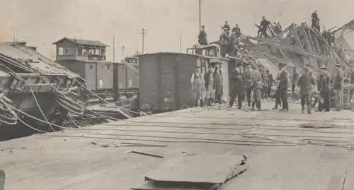 ALTE POSTKARTE VERHEERUNGEN AM BAHNHOF APPENWEIER DURCH DAS UNWETTER VOM 10. AUGUST 1905 Zug train Waggon gare station