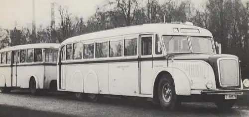 ÄLTERE POSTKARTE KÖLN BILDSERIE OMNIBUS DREIACHSER MIT HÄNGER BAUJAHR 1936/1937 Bus Anhänger Cöln Ansichtskarte postcard