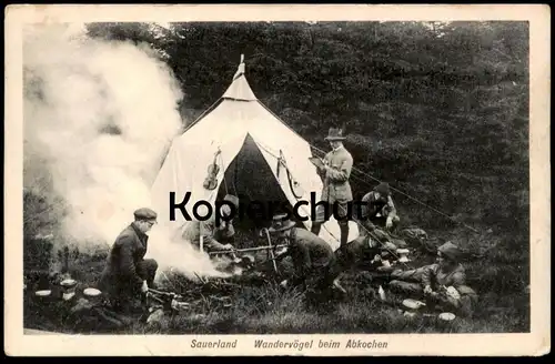 ALTE POSTKARTE SAUERLAND WANDERVÖGEL BEIM ABKOCHEN Pfadfinder boy scouts scout Geige violin Ansichtskarte AK postcard
