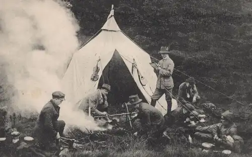 ALTE POSTKARTE SAUERLAND WANDERVÖGEL BEIM ABKOCHEN Pfadfinder boy scouts scout Geige violin Ansichtskarte AK postcard