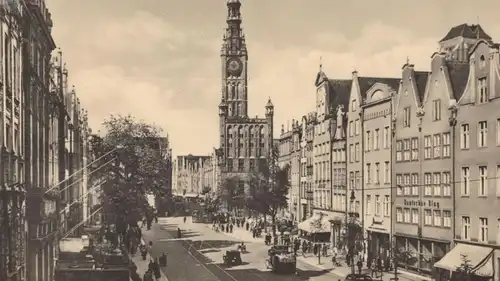 ALTE POSTKARTE DANZIG LANGERMARKT UND RATHAUS 1942 Gdansk Polska Rathaus Langemarkt Langenmarkt postcard Oberfähnrich AK