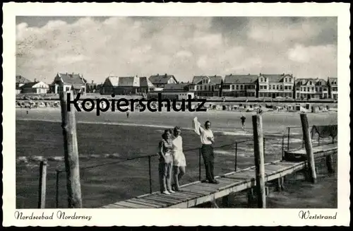 ALTE POSTKARTE NORDSEEBAD NORDERNEY WESTSTRAND Familie Mann winkt mit Taschentuch family Ansichtskarte postcard cpa AK