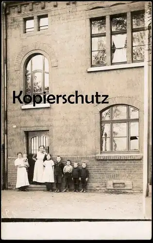 ALTE FOTO POSTKARTE FAMILIE VOR EINEM HAUS VERM. DUISBURG HOMBERG Ansichtskarte cpa photo AK postcard