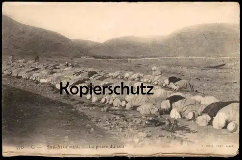 ALTE POSTKARTE SUD-ALGÉRIEN LA PRIÈRE DU SOIR Gebet beten pray prayer cpa AK Ansichtskarte postcard