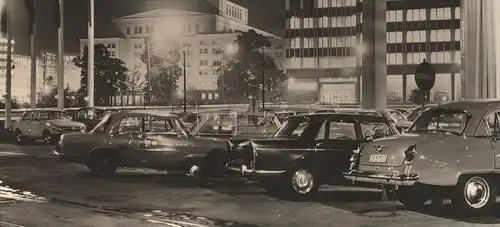 ÄLTERE POSTKARTE LEIPZIG NEUBAUTEN UND OPERNHAUS AM KARL-MARX-PLATZ LADA WARTBURG Auto Autos car cars voitures postcard