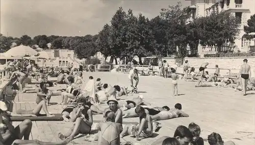 ÄLTERE POSTKARTE NOVI VINODOLSKI KROATIEN Croatia Jugoslawien Yugoslavia Bademode swimsuit bathing suit mode balnéaire