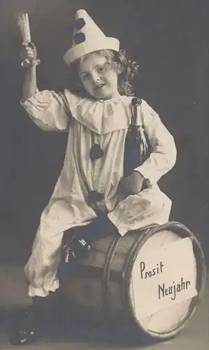 ALTE POSTKARTE CLOWN KIND PROSIT NEUJAHR New Year Harlekin harlequin Trommel drum tambour child enfant postcard cpa AK
