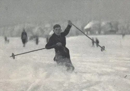 ALTE POSTKARTE BRAUNLAGE AUF DER SKIWIESE JUNGE KIND Winter Skifahren skiing faire du ski hiver jeune garcon fille boy