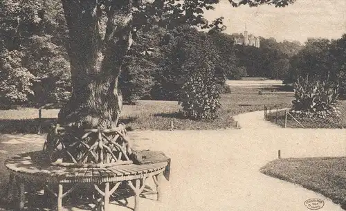 ALTE POSTKARTE BAD HOMBURG PARTIE AUS DEM PARK KURPARK Baum Sitzgruppe & Jacke tree arbre cpa postcard Ansichtskarte