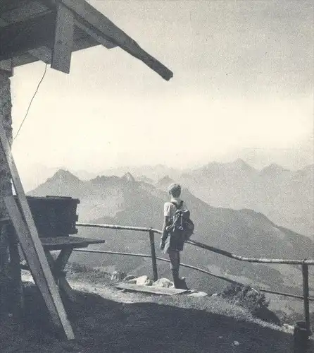 ALTE POSTKARTE AUF DER ALM HEUBERG VON DER HOCHRIESE B. SAMERBERG TÖRWANG FOTO PHOTO WALTER NIESSEN BAIERBACH Junge boy