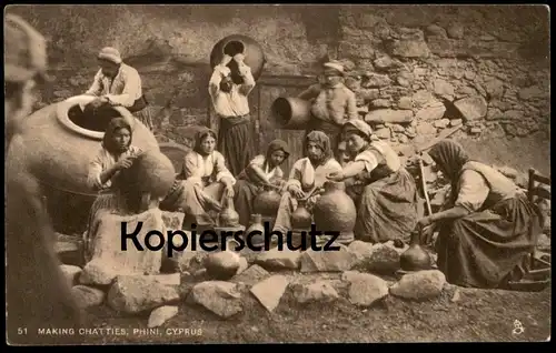 ALTE POSTKARTE WOMEN MAKING CHATTIES PHINE CYPRUS RAPHAEL TUCK'S POSTCARD Poterie Pottery Chypre Zypern artisanry cpa