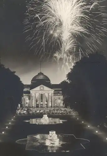 ÄLTERE POSTKARTE WIESBADEN FEUERWERK AM KURHAUS FIREWORKS Feu d'artifice Nacht night nuit cpa postcard AK Ansichtskarte